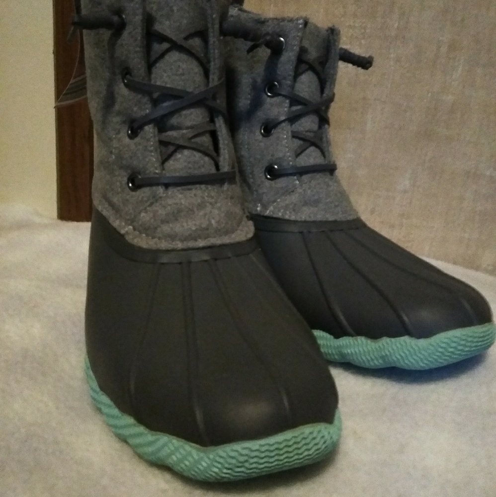 Gray and blue Serra boots